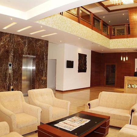 Parijatha Gateway Otel Bangalore Dış mekan fotoğraf